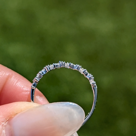 18K White Gold ZigZag Baguette and Round Diamond Ring Band - Picture 6 of 12